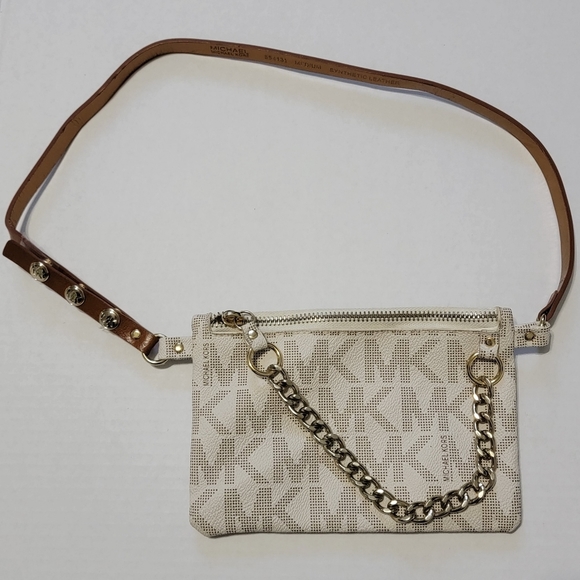 Michael Kors Handbags - Michael Kors MK Signature Belt Bag - Fanny Pack